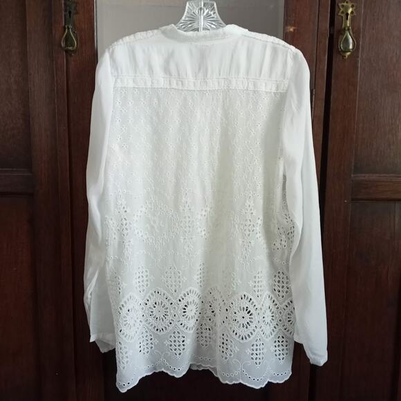 JOHNNY WAS White Embroidered Eyelet Tunic Top SZ M Adjustable Sleeves Pintuck - Picture 3 of 11